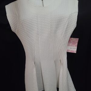 Elegant White Textured Dress